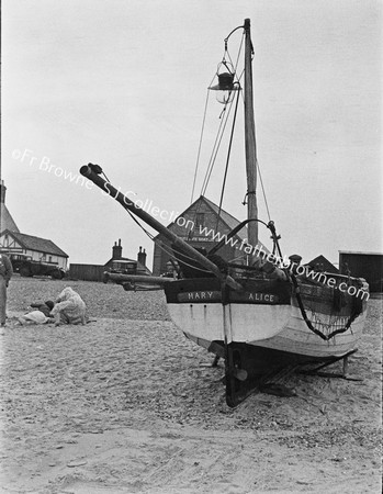 FISHING BOAT WITH FLOODLIGHT